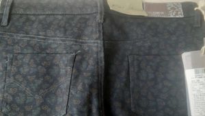 BRAND NEW -Black printed Jeggings for women