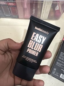 Huda Beauty Easy Blur Primer
