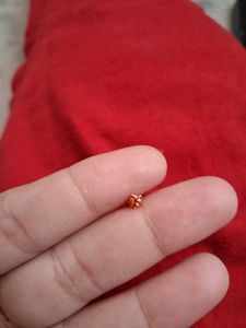 Dainty Gold star nosepin