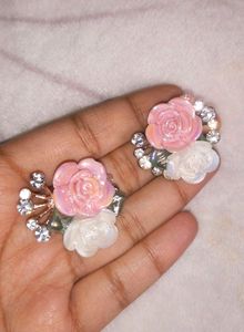 ❗ PRICE DROP ❗ Beautiful Rose Earrings