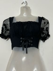 Pintresty Black Lace Puff Sleeve Crop Top