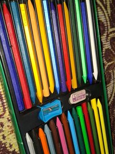 Camel Colour Pencil artica plastic crayons.(all3)