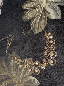 Chic Rhinestone Statement Necklace