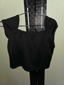 Chic Maroon Cropped Top