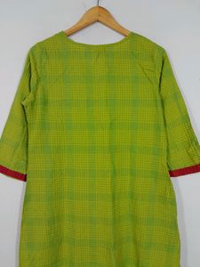 Earthwear Light Green Kurta (Women)