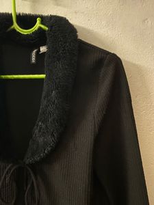 H&amp;M Black cropped cardigan with faux fur collar