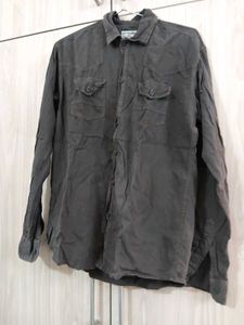 Men's Dark Grey Button-Up Shirt