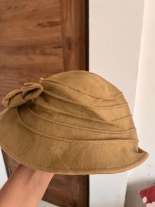 Elegant Ladies Cap with Bow Detail
