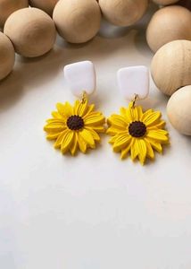 Eva Sunflower Dangle Earrings
