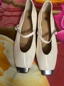 Chic White Mary Jane Flats