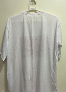 White kiss tshirt