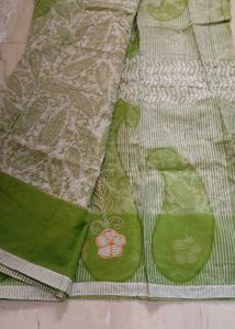 Green Cotton Saree with Paisley Motifs