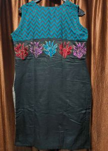 Stylish Sleeveless Embroidered Kurti