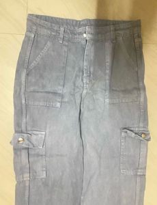 Trendy Light Wash Cargo Pants