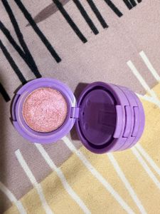 Shimmery Eyeshadow Pot