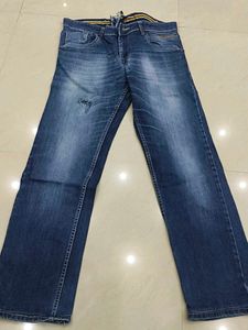 men blue jeans