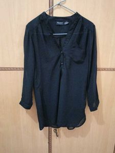 combo of 3 blue crop to and black top, t shirt