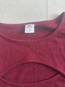 Maroon Ribbed Cut-Out Tee