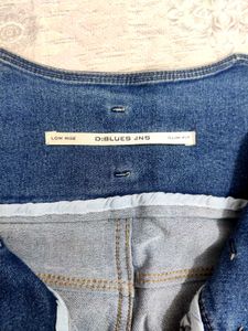Ripped High-Waisted 👖👍