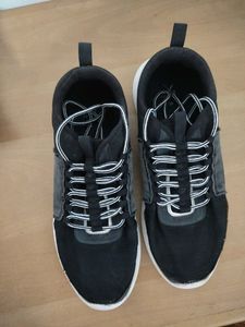 H&amp;M Sneakers