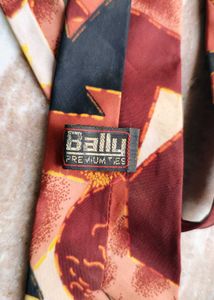 Designer tie