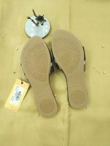 Vishudh Women Black,Sliver Flats