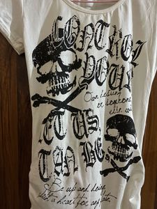 Graphic Print T-Shirt with Skulls
