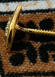 Elegant Gold Stud Earrings 18 carat
