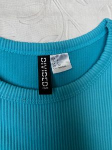 H&amp;M Ribbed Fitted Crop Top