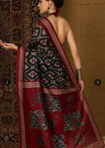 Elegant Ikat Silk  BlendSaree with Blouse Piece