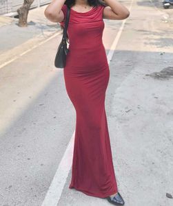 Elegant Off-Shoulder Burgundy Maxi Dress