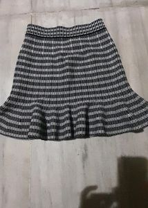 Woollen Short Flared Skirt