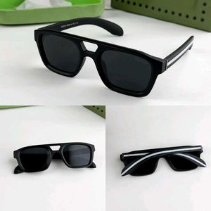 Gucci Black Sunglasses og Box