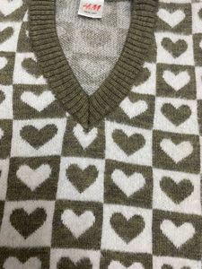 Cute Heart Pattern Sweater Vest