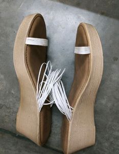 Eridani White Toe Ring Wedges