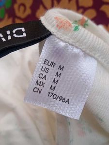 H&amp;M Cute fitted tshirt with butterfly print