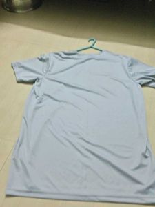 gray plain tshirt