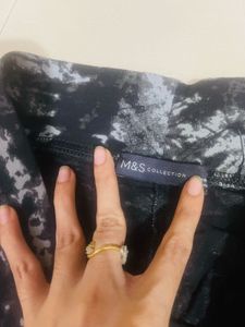 Mark &amp; spencer Black &amp; White Patterned Leggings
