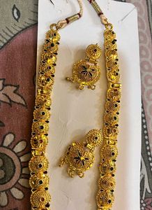 Stunning Gold-Plated Necklace Set