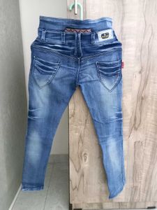 Stylish High-Waisted Denim Jeans