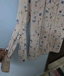 Casual Top With Floral Designs