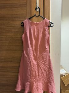 Chic Pink Sleeveless V-Neck Dress