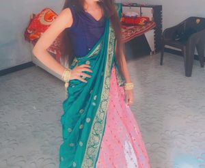 Lehnga Choli With Ruptta