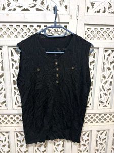 Chic Black Sleeveless V-Neck Top