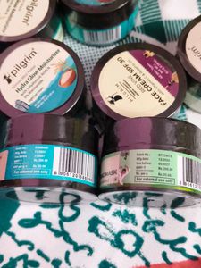 pack of 7 Pilgrim skincare bundle and face cream a