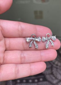 cute bow diamond earings 🎀