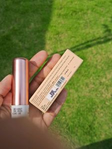 Ayuga Kumkumadi Lip Balm