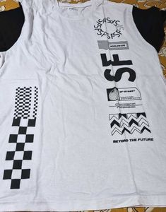 Bundle of 2 White Graphic Tees