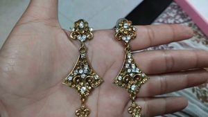 Exquisite Kundan Necklace and Earring Set