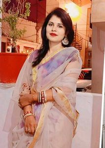 Elegant Saree with Unique Print